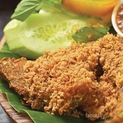 6 Rekomendasi Ayam Penyet di Jakarta yang Enak dan Irit di Kantong