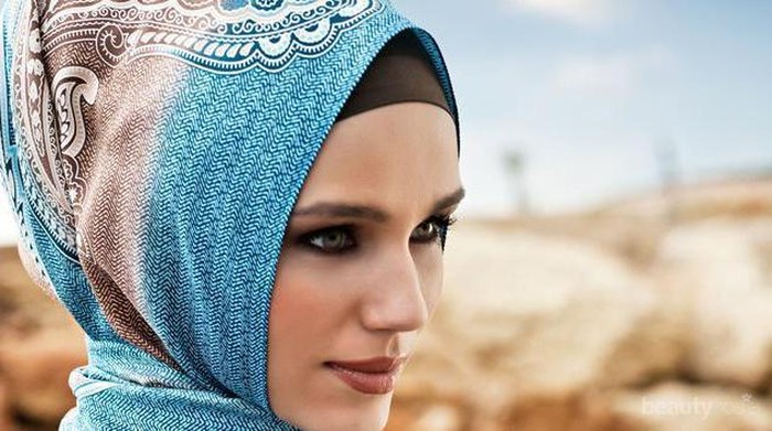 6 Kesalahan Paling Sering Dilakukan Para Hijabers Yang Membuat Rambut Tak Sehat