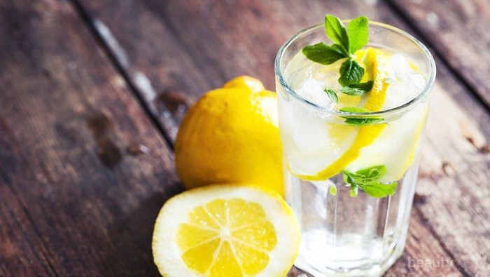 Ternyata 4 Minuman Ini Bisa Membuat Kulitmu Lebih Glowing dan Cantik Lho!