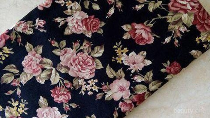 Khawatir Motif Cantik Pada Jilbab Katun Pudar? Ikuti Tips Berikut Ini!