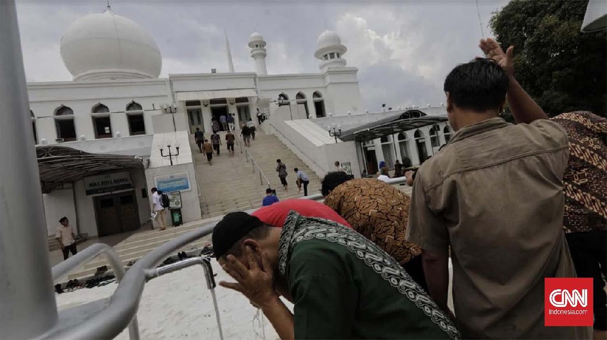 FOTO: Salat Jumat di Tengah Pandemi Covid-19