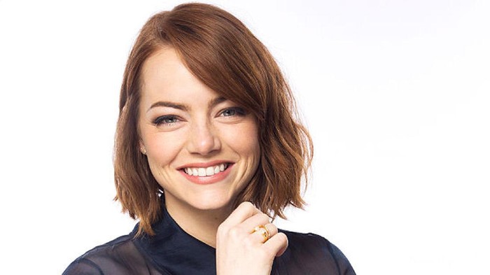 3 Tips Ampuh Basmi Jerawat dari Emma Stone