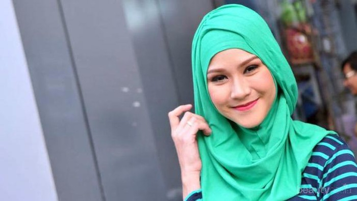 Rangkaian Produk untuk Rambut Berhijab dengan Harga Sekitar Rp 20.000 Aja!