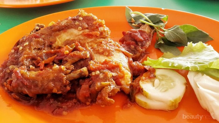 Resep Membuat Sambal Ayam Penyet Lengkap dengan Tips Rahasia dan