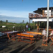 Bersantai dengan Pemandangan Alam yang Indah? Wajib ke 4 Cafe Ini