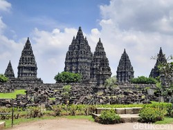 Tak Ada Turis Datang, Candi Prambanan Lengang