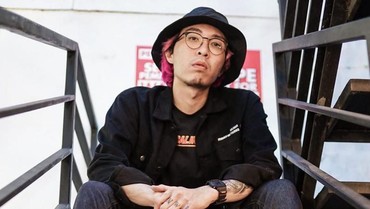 img-title 5 Fakta Menarik Dokter Tirta, Influencer Nyentrik dan Pecinta Sneakers