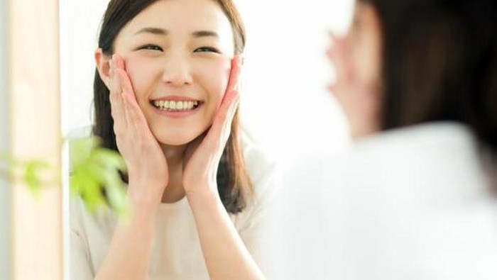 Wujudkan Kulit Putih Berseri dengan Essence Terjangkau Asal Korea Ini!