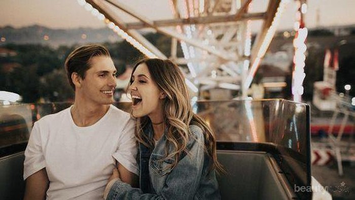 Wanita Wajib Tahu! Ternyata Ini 4 Warna Lipstik yang Disukai Pria Lho