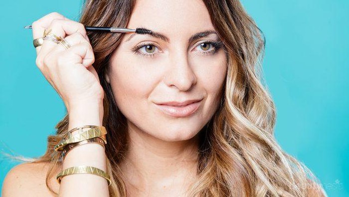 Panduan dan Tips Merapikan Alis Tebal yang Mudah untuk Tampilan yang Cantik Maksimal