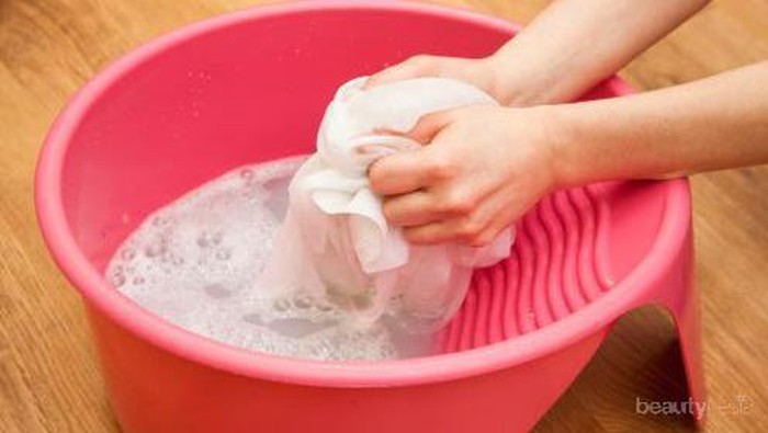 Cara Ampuh Merawat Bahan Jilbab agar Tidak Mudah Berbulu