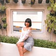 Ini Cara Mix and Match Rok Mini Ala Artis Untuk Tampilan yang Nggak Monoton