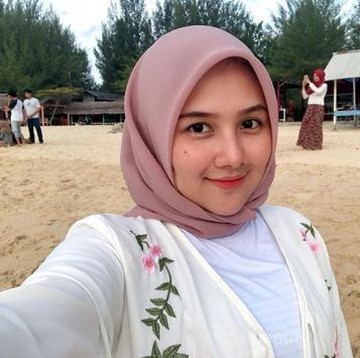 img-title Style Hijab Calon Istri Sahrul Gunawan, Cantik & Bisa Ditiru!