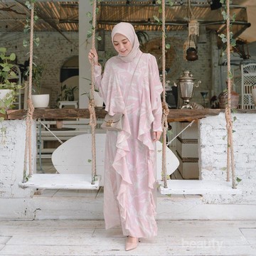 Simpel dan Manis, Perpaduan Warna Pastel untuk Outfit Hijab Ini Wajib Kamu Coba