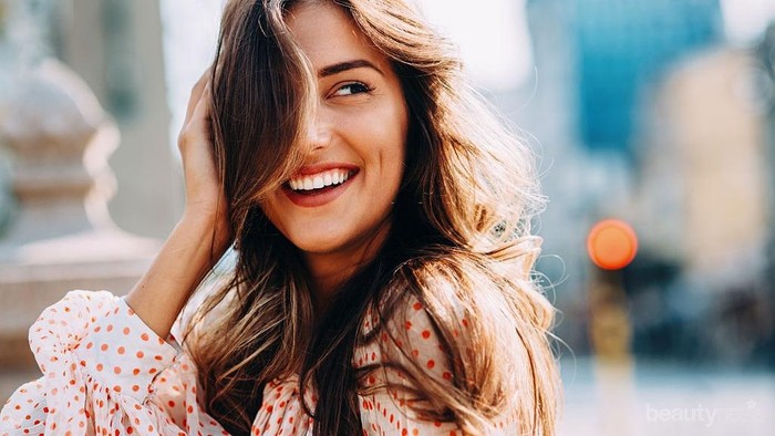 Rawat Rambut Agar Tetap Sehat dengan Natural Daily Shampoo Ini