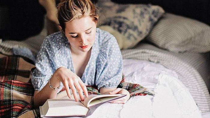 Baik untuk Kesehatan, Ini 6 Manfaat Baca Buku Sebelum Tidur