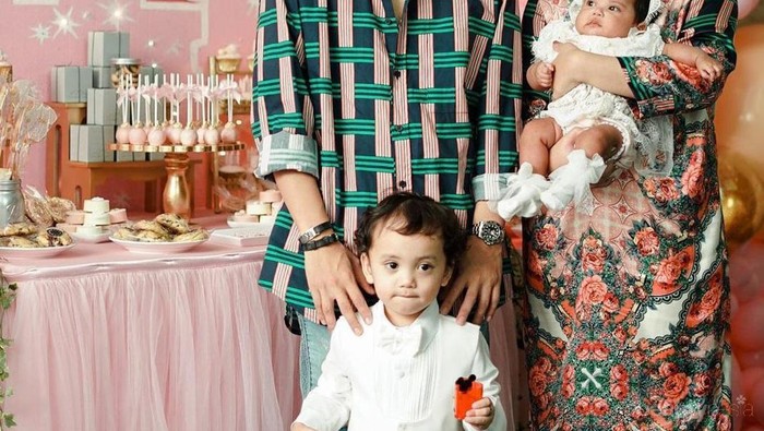 10 Potret Keluarga Harmonis Rachel Vennya dan Niko Al Hakim, Family Goals!