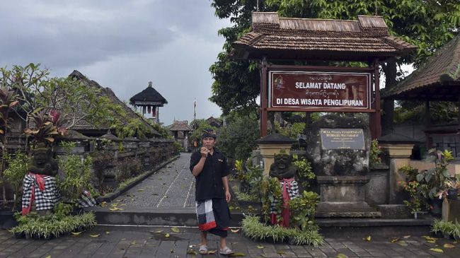 Jumlah Desa Wisata di Pulau Bali meningkat tajam. Tercatat pada 2022, setidaknya terdapat 294 Desa Wisata di seluruh wilayah Pulau Dewata.