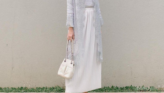 Style Tips: 6 Padupadan Rok Plisket untuk Kondangan ala Hijabers Cantik