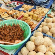 Yum! 5 Street Food Ini Ternyata Paling Disukai Bule