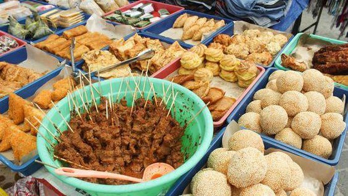 Yum! 5 Street Food Ini Ternyata Paling Disukai Bule