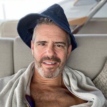 Presenter Andy Cohen Positif Corona