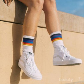 Tampil Selalu Keren, Ini Tips Pakai Kaus Kaki Agar Tak Tampak Cupu