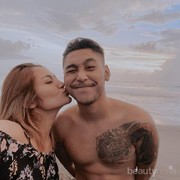 Hampir Setahun Menikah, Begini Foto Kebersamaan Siti Badriah dan Suami