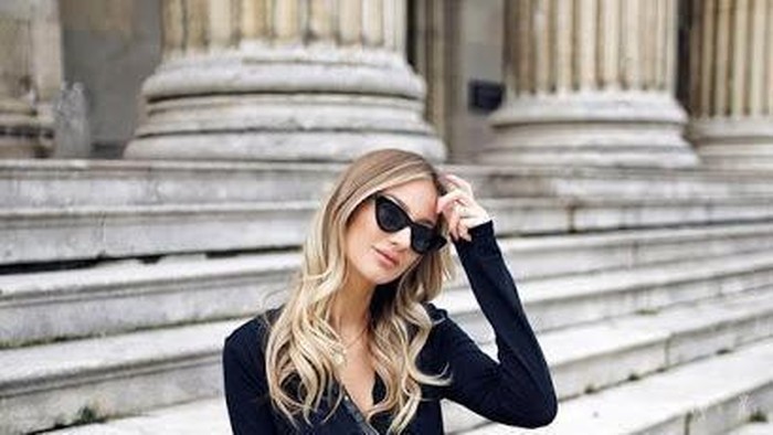 5 Tips Mix and Match Atasan Hitam dengan Bawahan Berwarna