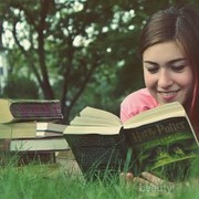 Buat Kamu Si Hobi Baca, Hindari 5 Kebiasaan Ini agar Mata Tetap Sehat