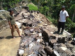 Diguyur Hujan Lebat, Saluran Irigasi di Kulon Progo Jebol