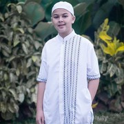 Kini Jadi Santri, Begini Perjalanan Hidup Baim Cilik