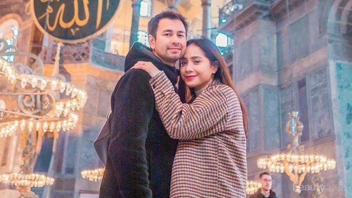Mesra Berdua, Ini 7 Potret Romantis Raffi Ahmad dan Nagita Slavina di Turki