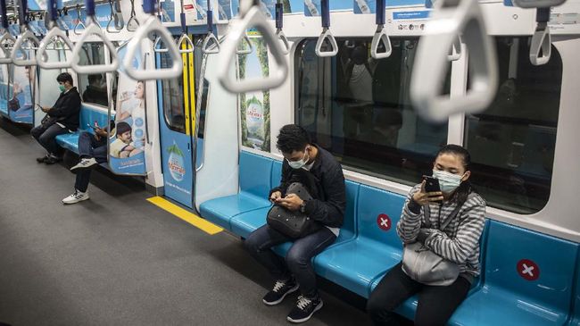 Social distancing berbeda dengan physical distancing. Menjaga jarak fisik bukan berarti memutus tali silaturahmi atau ikatan sosial.