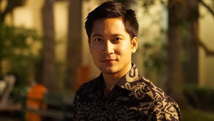 Detri Warmanto mengaku positif terinfeksi virus Corona. Aktor yang juga menantu Tjahjo Kumolo ini pun harus mengisolasi diri. Ini pengakuannya.