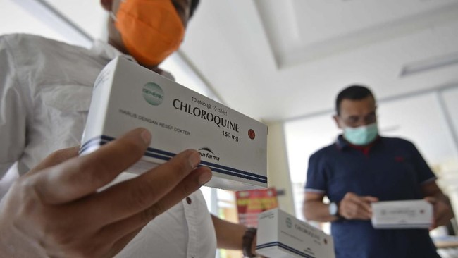 Ikatan Apoteker Indonesia menyebut lonjakan harga obat yang terjadi di tengah lonjakan covid belakangan ini terjadi karena rendahnya ketegasan pemerintah.