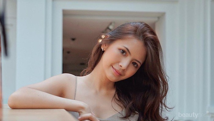 5 Inspirasi Outfit Minimalis ala Sonya Pandarmawan Eks JKT48