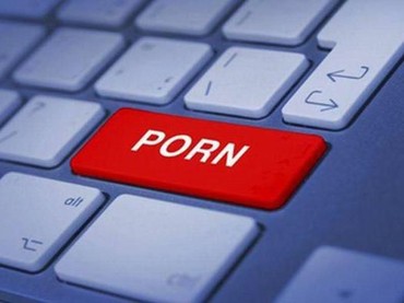 Ternyata Ini Negara di Dunia yang Warganya Paling Betah Nonton Film Porno