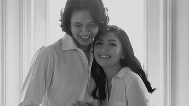 img-title Selamat, Giannirma Gavrila Putri Sulung Feni Rose Resmi Menikah