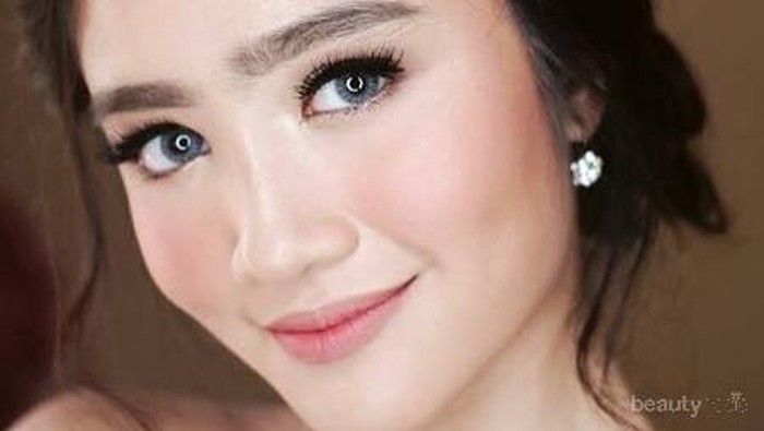 Biar Makeup Wisuda Awet Seharian, Ini Tips Makeup yang Perlu Kamu Lakukan! Biar Makeup Wisuda Awet Seharian, Ini Tips Makeup yang Perlu Kamu Lakukan!