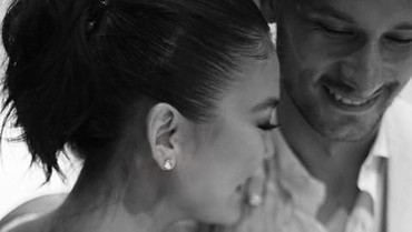 Go Public, Agnez Mo Pamer Kemesraan dengan Raphael Maitimo