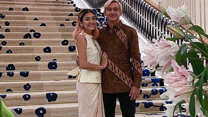 Makin Romantis, Ini Potret Adipati Dolken dan Canti Tachril