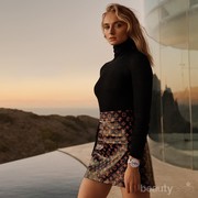 Dikabarkan sedang Hamil, Simak Gaya Fashion Sophie Turner yang Dijuluki Mastered Mixing High Fashion!