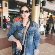 Mau Traveling Pakai Pesawat? Contek Airport Fashion ala Seleb Tanah Air Ini Yuk!