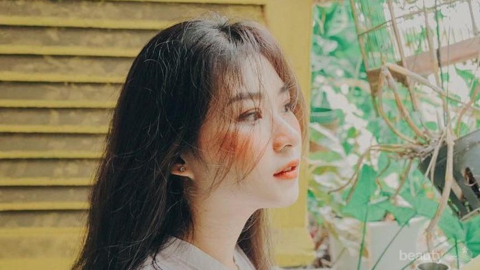 Ternyata Ini Rahasia Pakai Blush On Sesuai Bentuk Wajah, Ada yang Bisa Bikin Kamu Lebih Tirus!