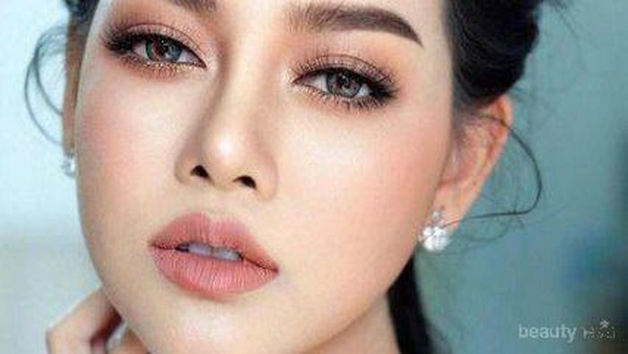 Sudah Tahu? Ini Lho Bahaya Pakai Makeup Setiap Hari! Sudah Tahu? Ini Lho Bahaya Pakai Makeup Setiap Hari!