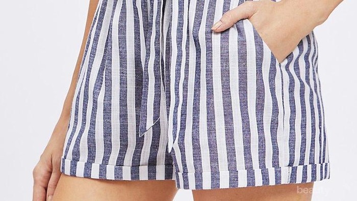 Contek Outfit dengan Celana Pendek Sesuai Gaya Kamu