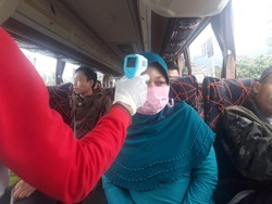 Pemkab Garut Periksa Suhu Tubuh Warga yang Masuk Perbatasan Kota