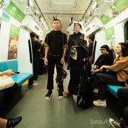 Gandeng 3 Desainer Muda, Fashion Rocks 2020 Jadi Fashion Show Pertama di MRT Jakarta