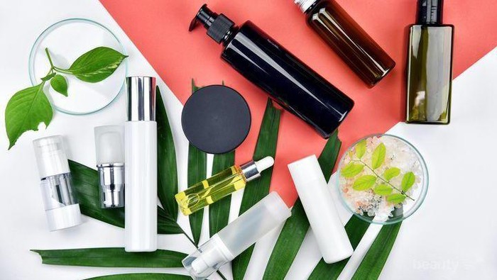 Rutin Skincare Tapi Jerawatan? Ini 5 Tanda Kamu Harus Ganti Produk Skincare!